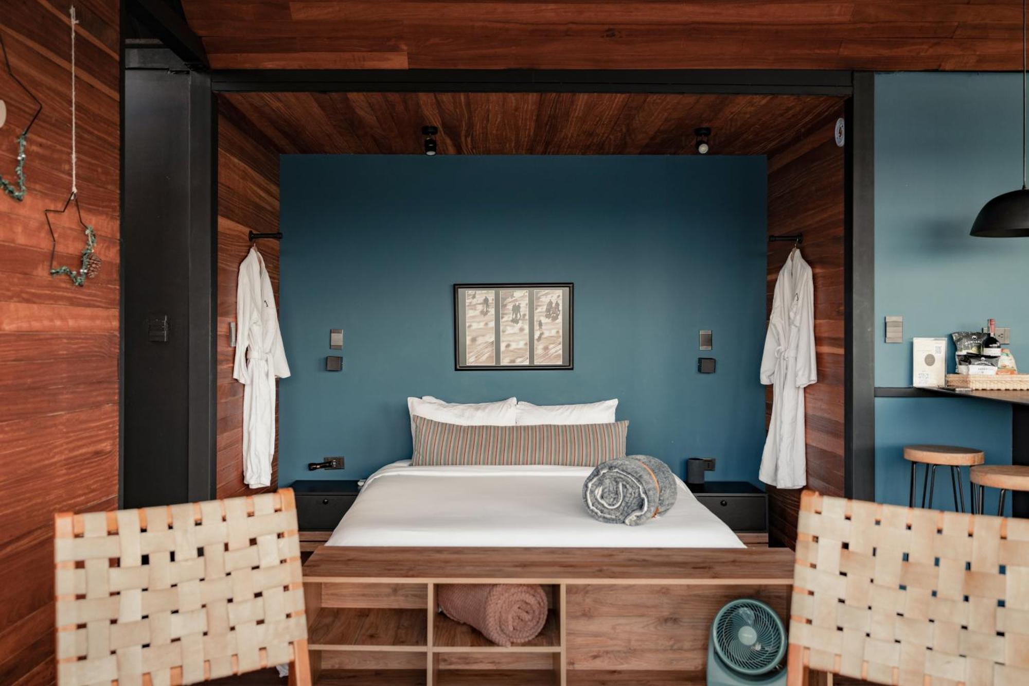 The Boato Hotel Guatape Exterior photo A bedroom at the hotel